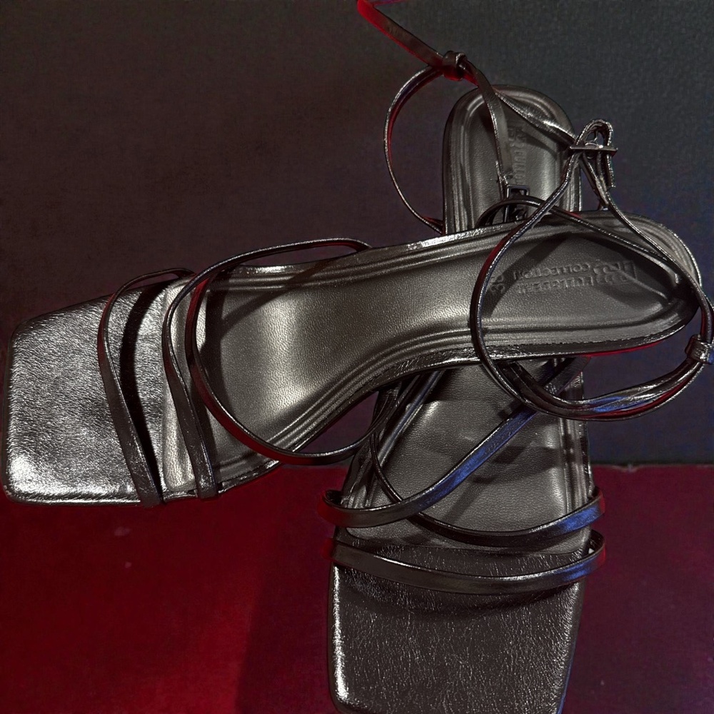 Pull & Bear Criss Cross Sandle - Black